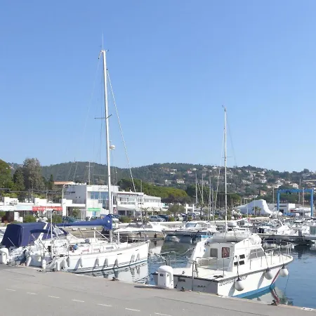 Apartment Les Calanques Thalassotherapie-4 By Interhome
