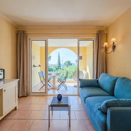 Apartment Les Calanques Thalassotherapie-4 By Interhome *