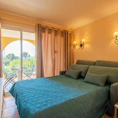 Apartment Les Calanques Thalassotherapie-4 By Interhome Les Issambres